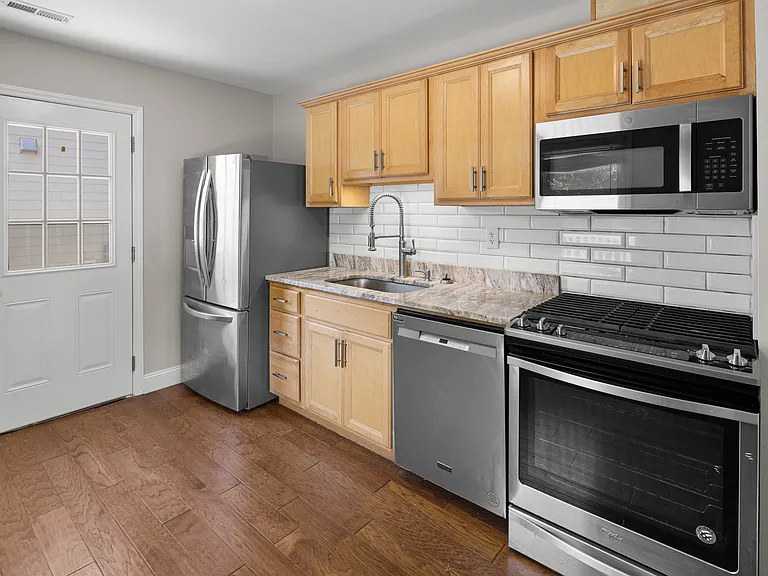 502 Freeman St — Photo 13