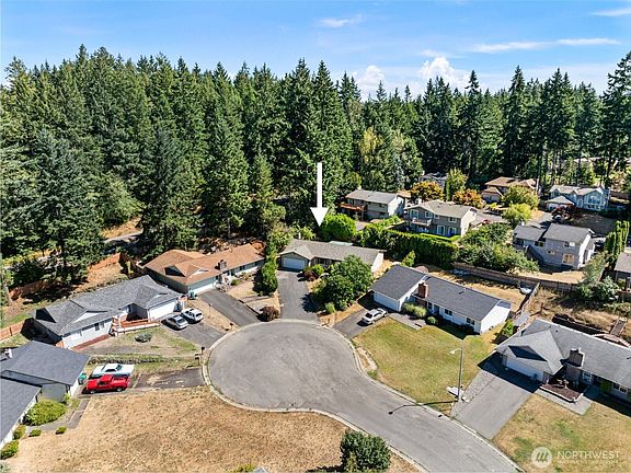 2nd image of 2754 Grand Fir Place SE