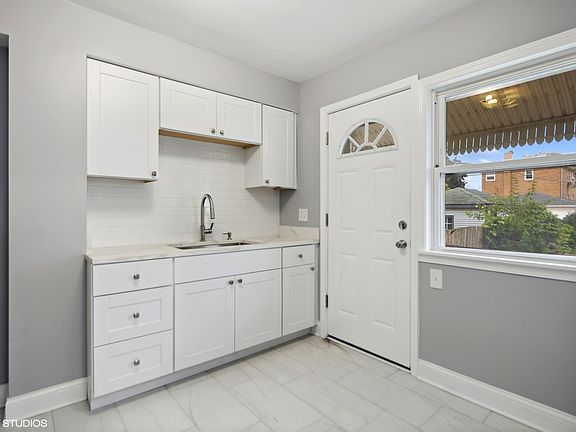 5th image of 1622 N 21st Ave