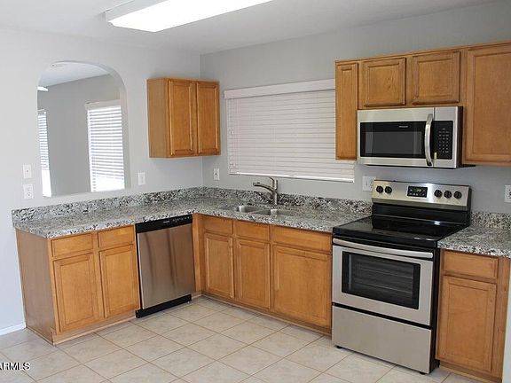 4th image of 10522 W Louise Dr