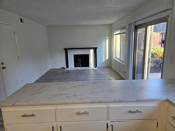 5th image of 145 Goldenrod Dr