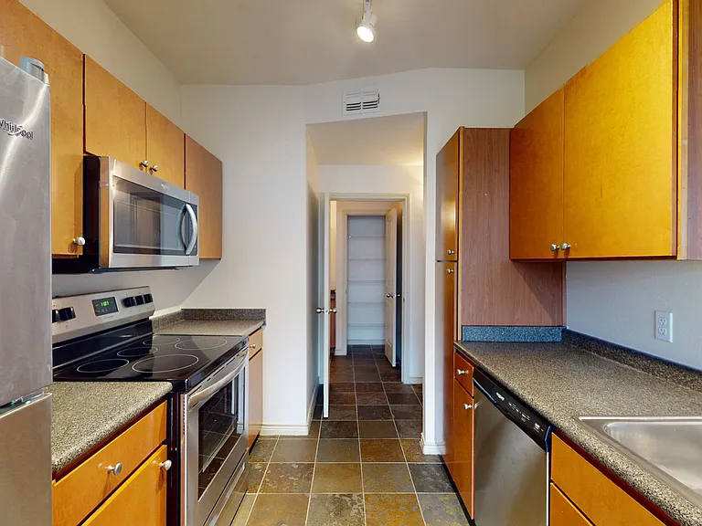 Ridge at Blue Hills — Photo 42