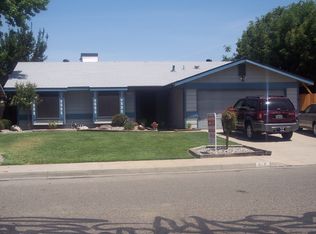 914 Lakewood Dr, Hanford, CA