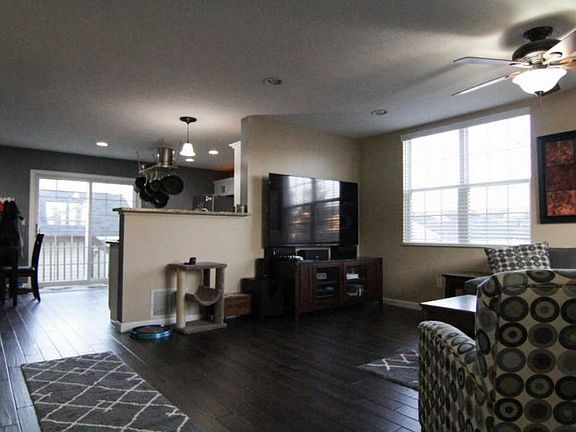 5th image of 186 Waring Dr