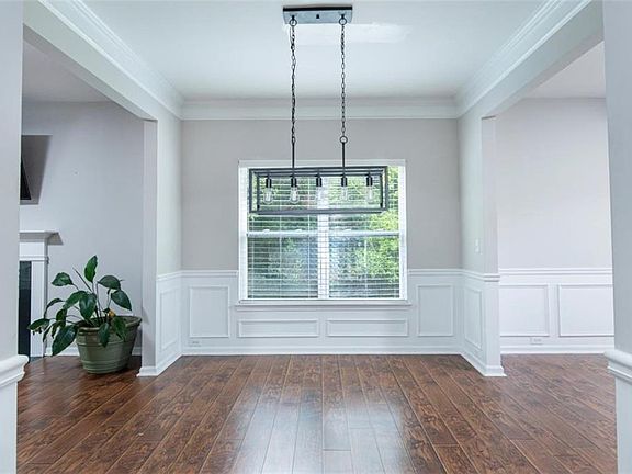 4th image of 310 Sugarberry Ln