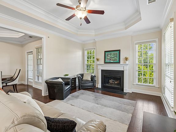 5th image of 632 Grant Park Ct