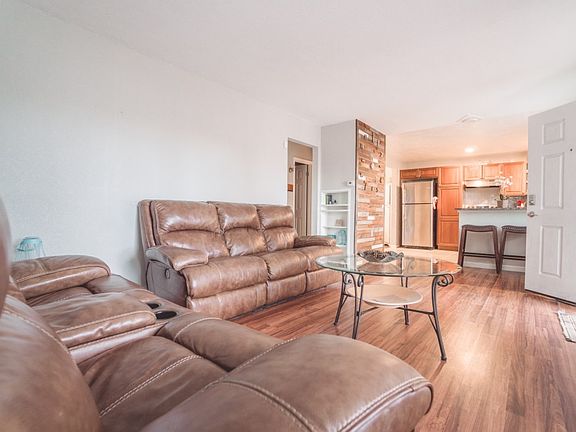 5th image of 1711 Kenton St