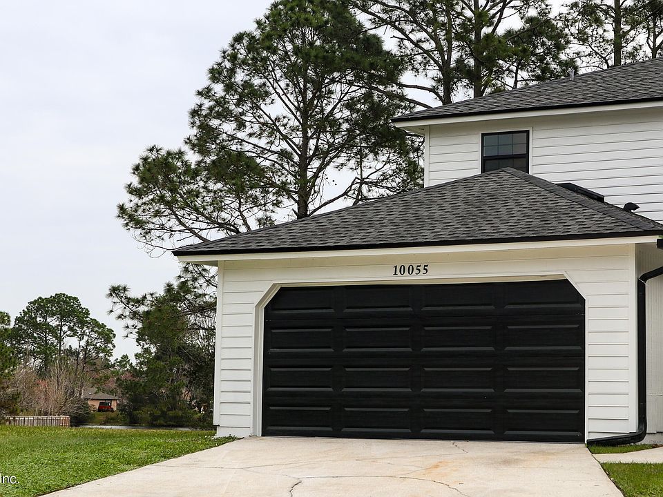 1st image of 10055 Hidden Branch Dr E