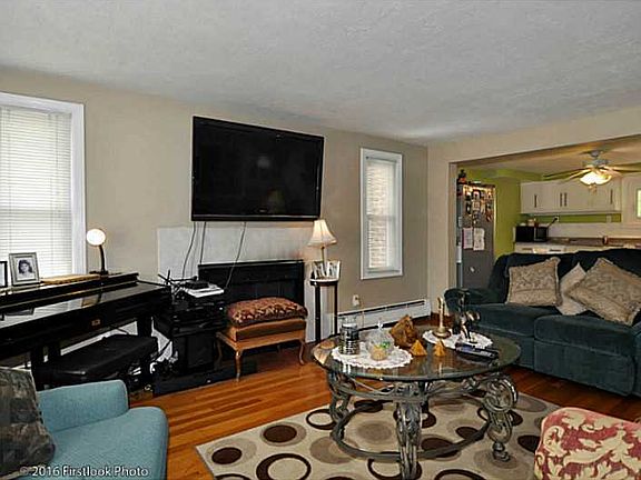 2nd image of 11 Parkside Dr