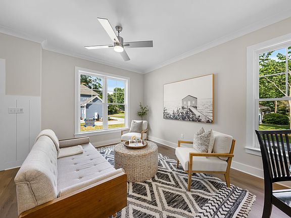 4th image of 2803 A Fawn Ave