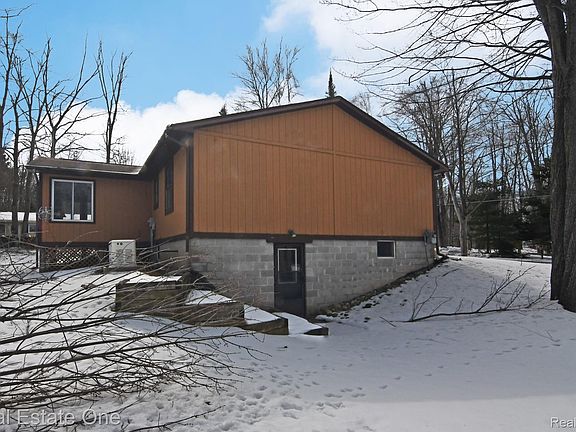 5th image of 4288 N Ash Rd