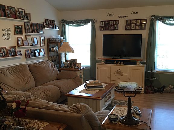 2nd image of 12982 Kimberly Ln