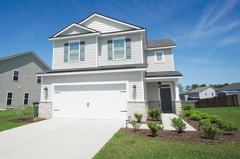 4 bed, 2.5 bath, 2029 sqft, $2,300 — Photo 3