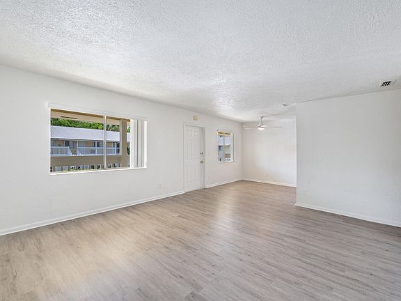 3rd image of 4603 Bayshore Dr APT F10