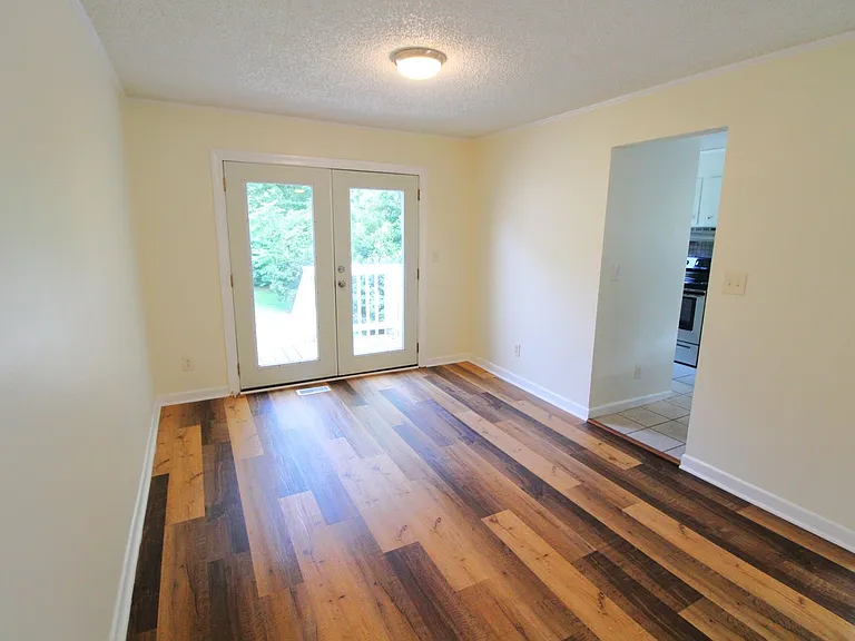 3032 Chenango Dr — Photo 8
