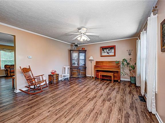 4th image of 13579 Sweet Briar Pkwy