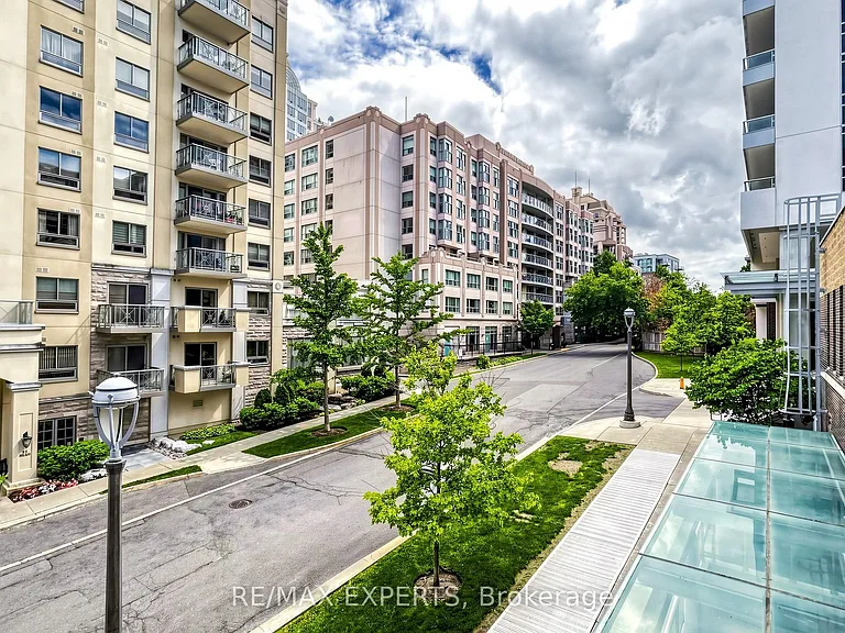 18 Rean Dr #223 — Photo 40