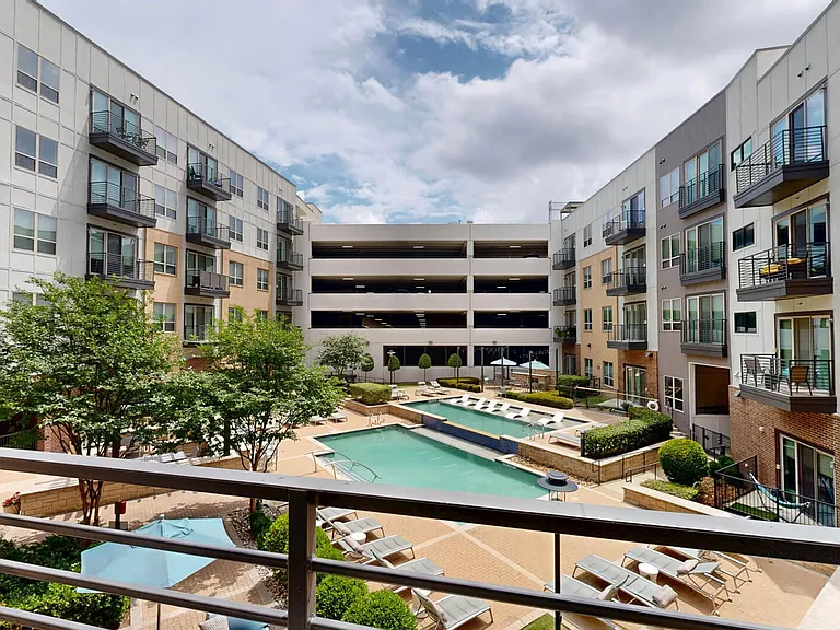 The Flats at Palisades — Photo 93