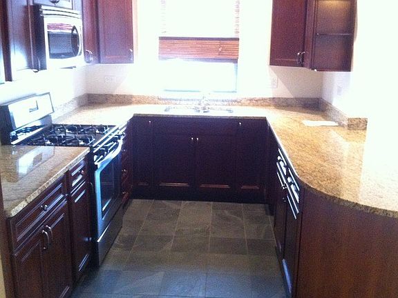 3rd image of 1518 W Winona St #1