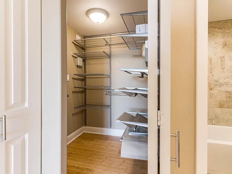 700 E 8th St #16-O — Photo 17