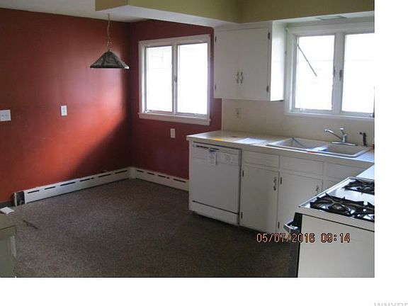 4th image of 75 Kincaid St