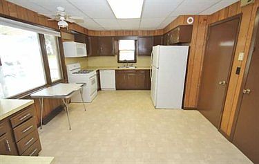 3rd image of 27 South St