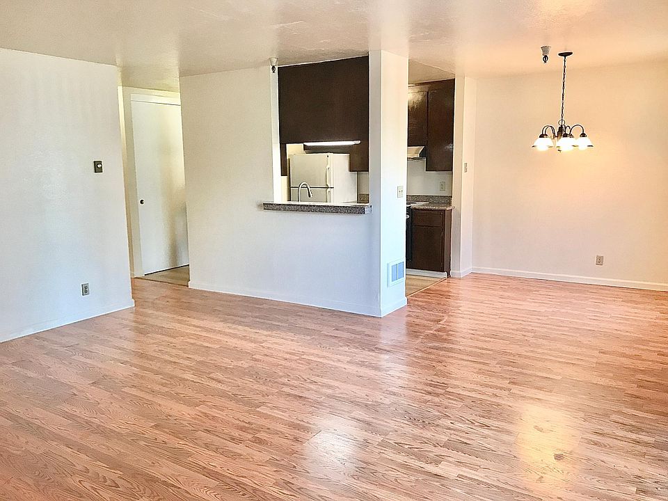 1st image of 190 Eastmoor Ave APT 2