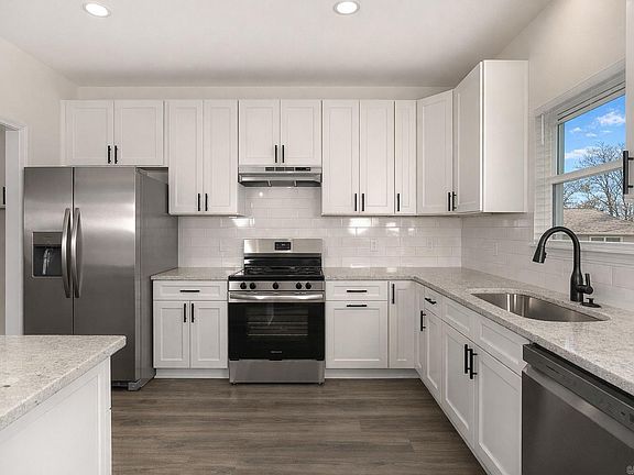 4th image of 400 Reynolds Ave