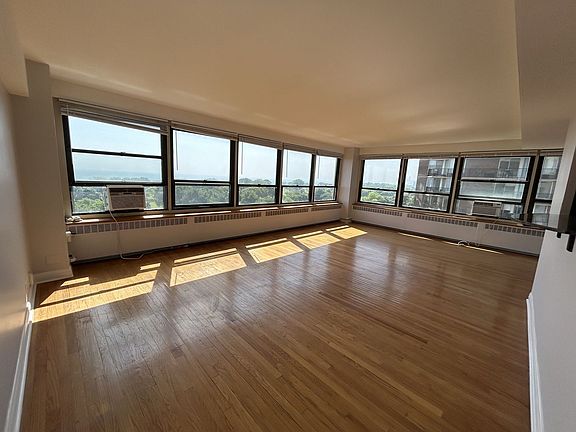 4th image of 4180 N Marine Dr #418-1105