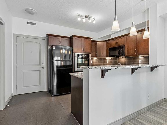 5th image of 70 Royal Oak Plz NW #216