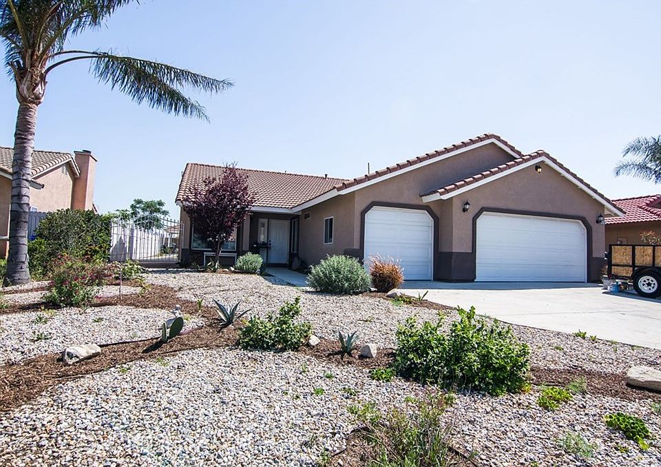 1st image of 15155 Macadamia Ct