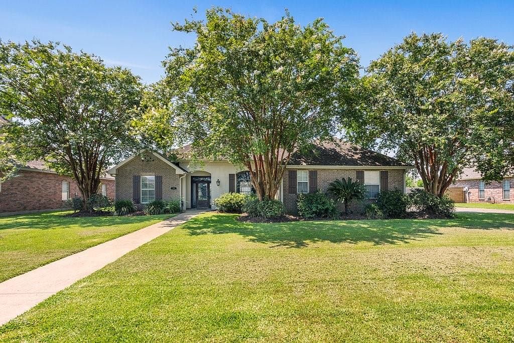 2415 Vogue Dr, Lake Charles, LA 70605 Zillow