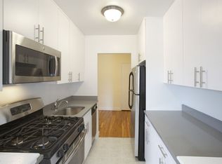 8722 135th St, Richmond Hill, NY 11418