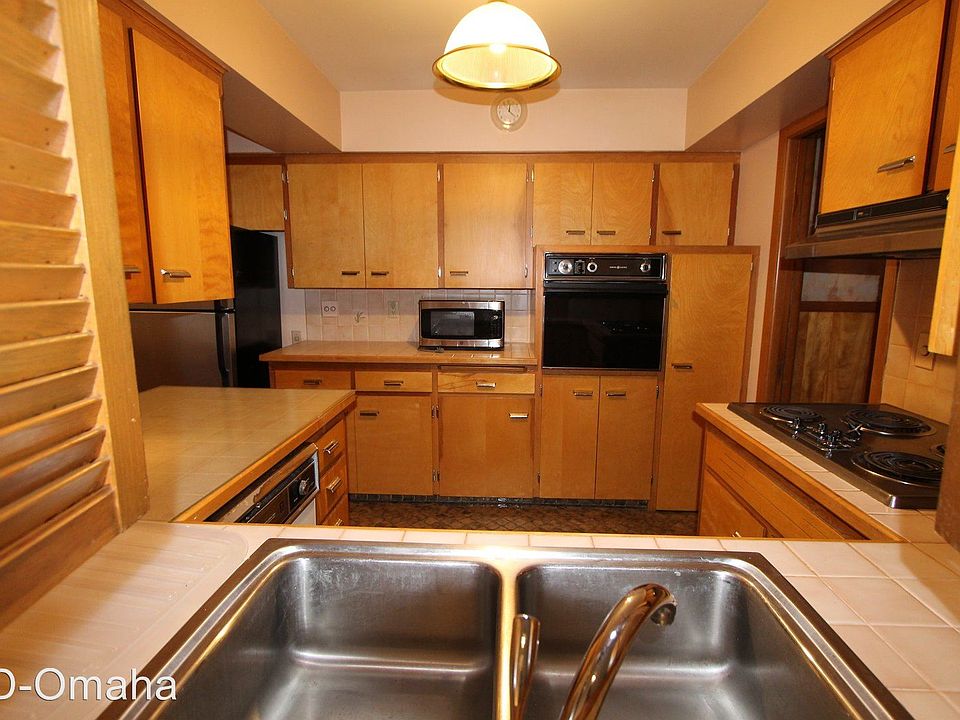 1st image of 3206 S 71st St