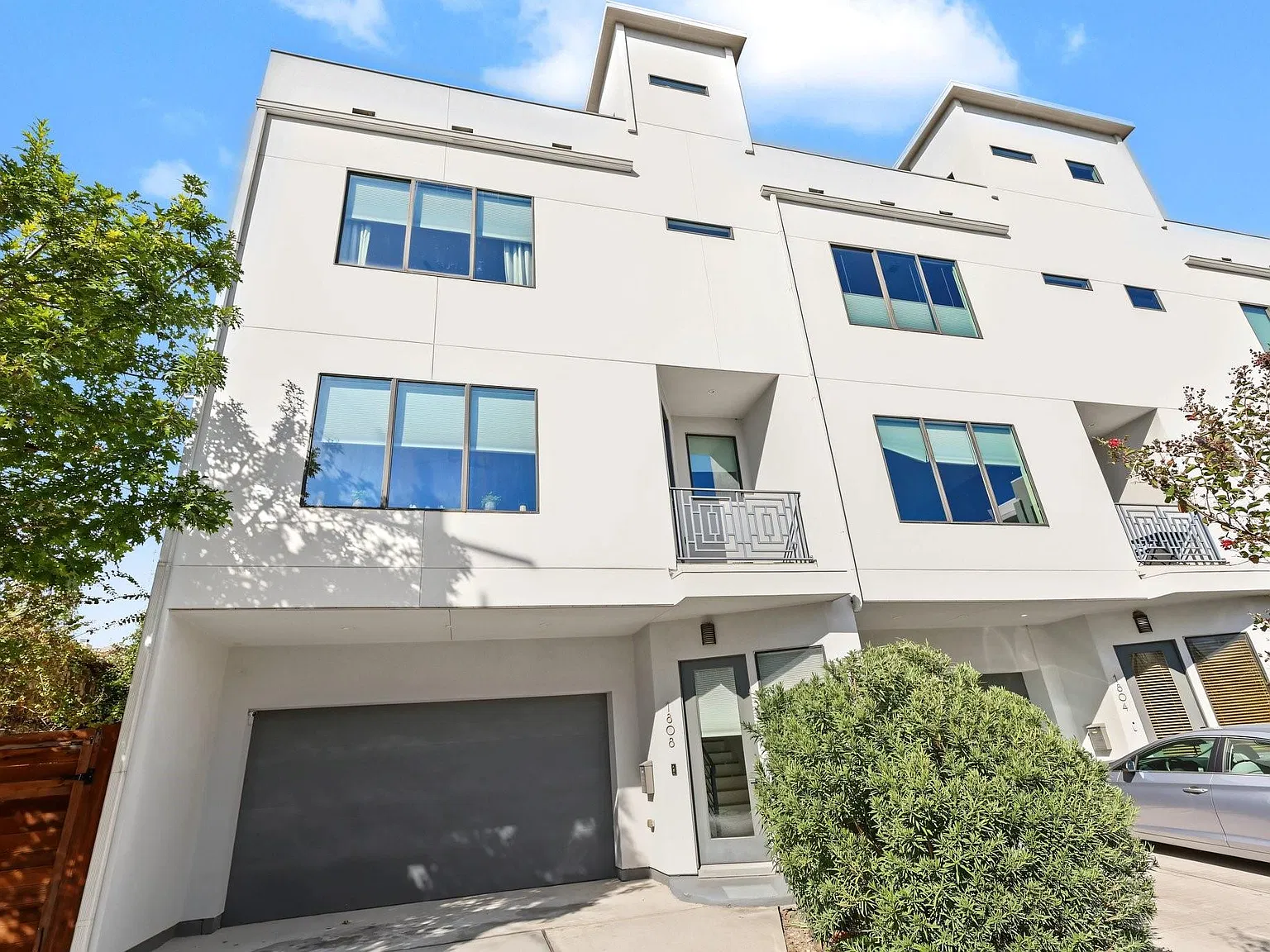 3 bed, 3.5 bath, 2582 sqft, $4,500 — Photo 4