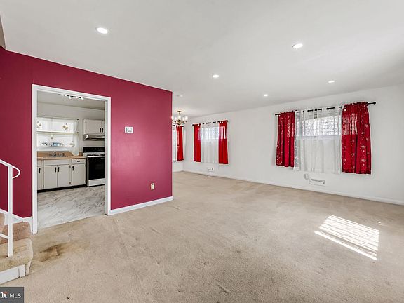 3rd image of 916 Prestwood Rd