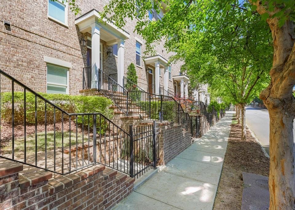 1st image of 336 Brownstones Cir NE