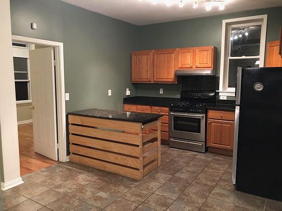 4th image of 3223 S May St Floor 1