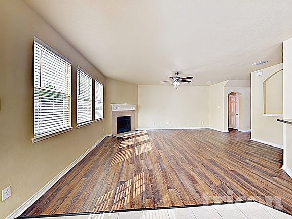3rd image of 2146 Cimarron St