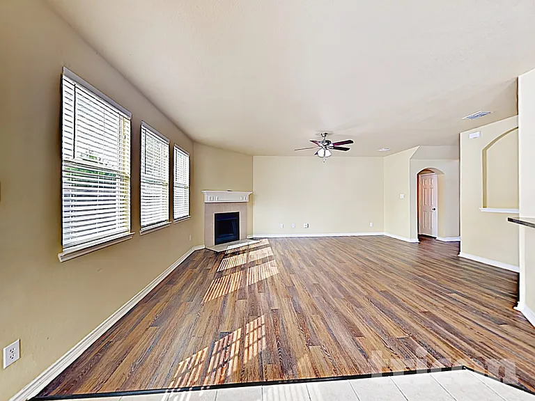 2146 Cimarron St — Photo 3