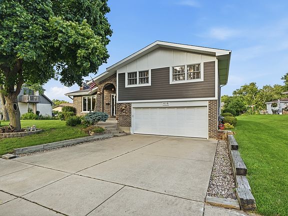 3rd image of 919 Hillview Dr