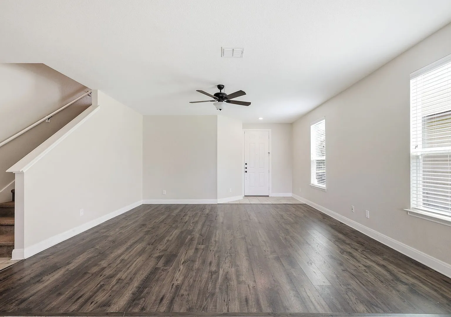 Move-In Special: One Week Free Updated Two-Story Near Lackland Afb With Loft — Photo 3