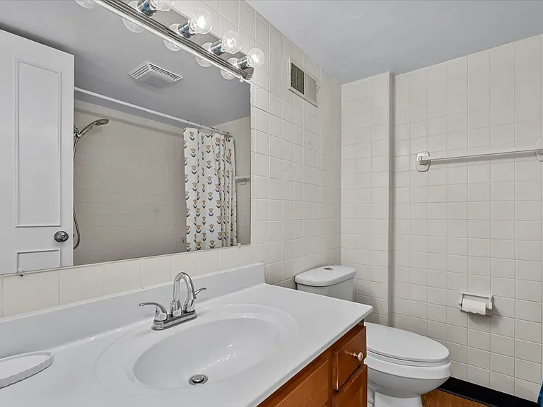 1101 N Elm St #806 — Photo 10