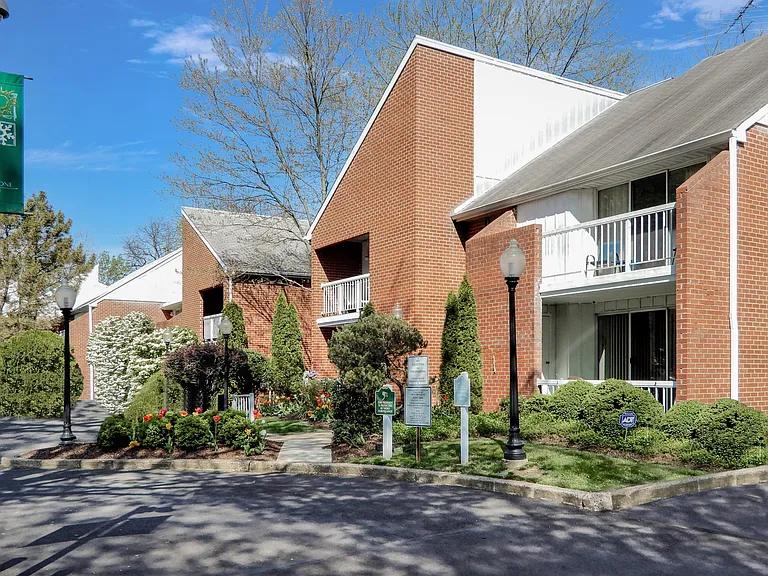 Park Place One Apartments — Photo 32