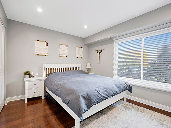 4th image of 1101 S Hunt Club Dr APT 102