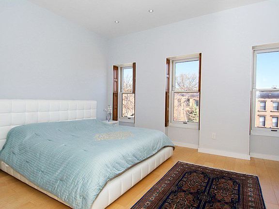 4th image of 328 President St #1