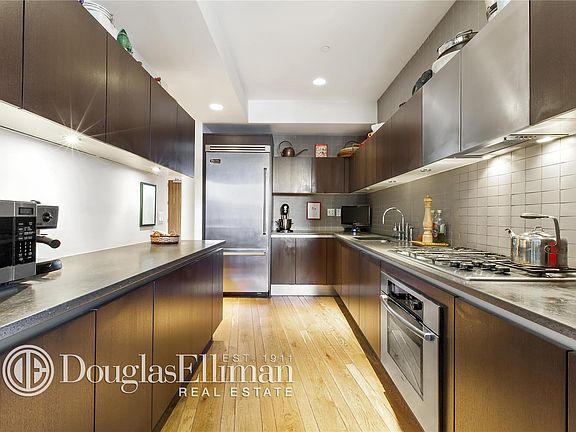 5th image of 21 Astor Pl APT 2D