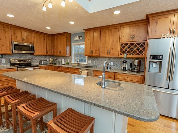 3rd image of 238 Dogwood Way