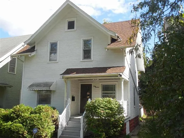 913 Grant Ave photo 1