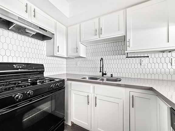 3rd image of 1811 Malcolm Ave APT 3